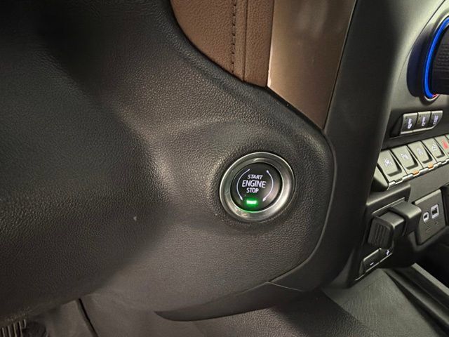 Used 2020 Chevrolet Silverado 1500 High Country w/ Technology Package AWD/4WD image 28