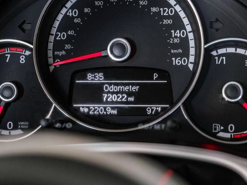 Used 2016 Volkswagen Beetle 1.8T SE FWD image 17