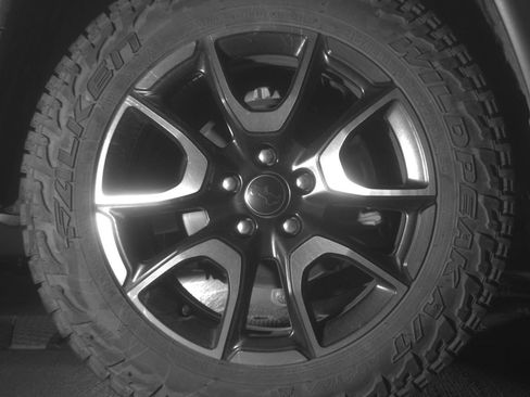 Used 2025 Jeep Compass Trailhawk AWD/4WD image 18