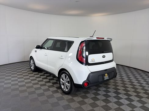 Used 2015 Kia Soul + FWD image 8