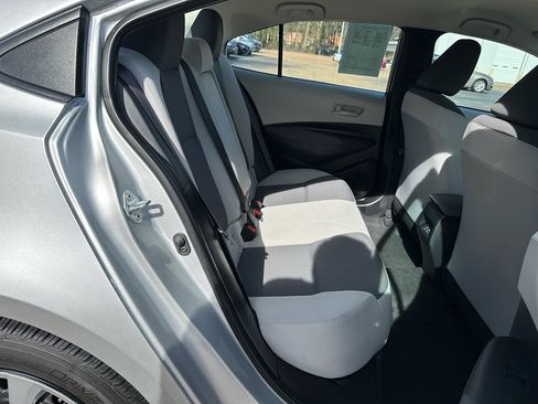 Used 2024 Toyota Corolla LE image 23