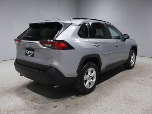Used 2021 Toyota RAV4 XLE w/ Convenience Package AWD/4WD image 2