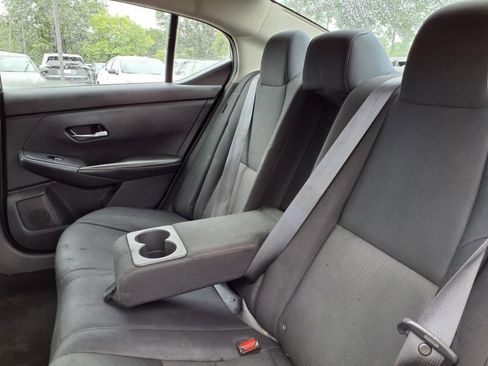 Used 2021 Nissan Sentra SV w/ Trunk Package image 18