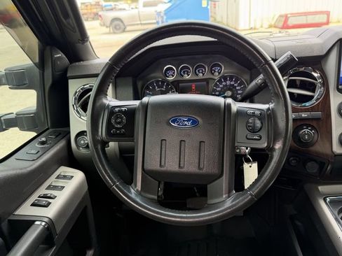 Used 2015 Ford F250 Lariat w/ Lariat Interior Package AWD/4WD image 18