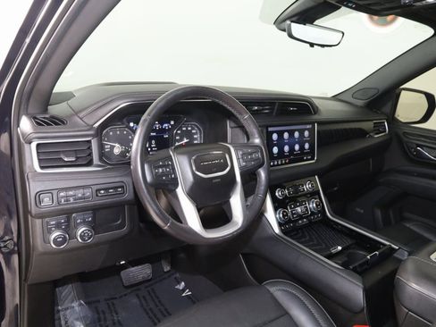Used 2021 GMC Yukon Denali w/ Denali Premium Package image 29