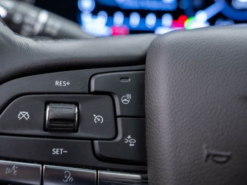 Certified 2023 Cadillac Escalade ESV Premium Luxury image 31