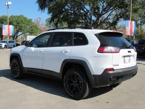 Used 2022 Jeep Cherokee Latitude w/ Sun & Sound Group image 4