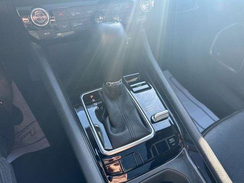 Used 2023 Jeep Compass Latitude w/ Sun and Sound Group image 21