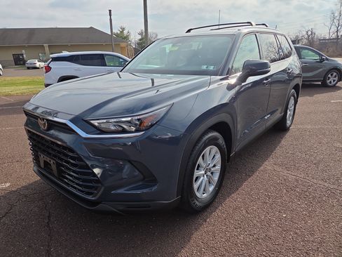 Certified 2024 Toyota Grand Highlander XLE AWD image 7