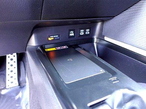 Used 2025 Toyota Camry SE w/ Multimedia Upgrade Package FWD image 21