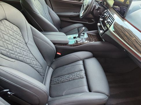 Used 2021 BMW 530i 530i w/ Premium Package image 14