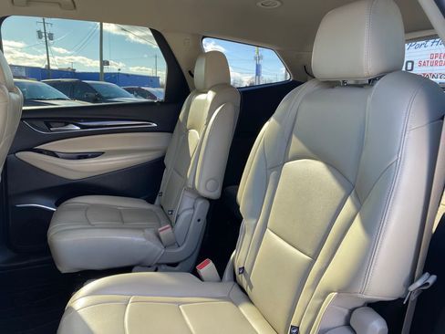 Used 2021 Buick Enclave Essence image 15