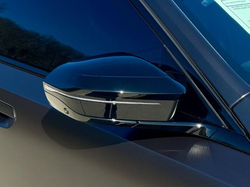 Used 2025 BMW M5 Touring image 64