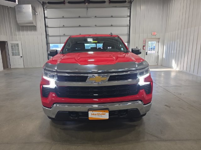 Used 2023 Chevrolet Silverado 1500 LT AWD/4WD image 3