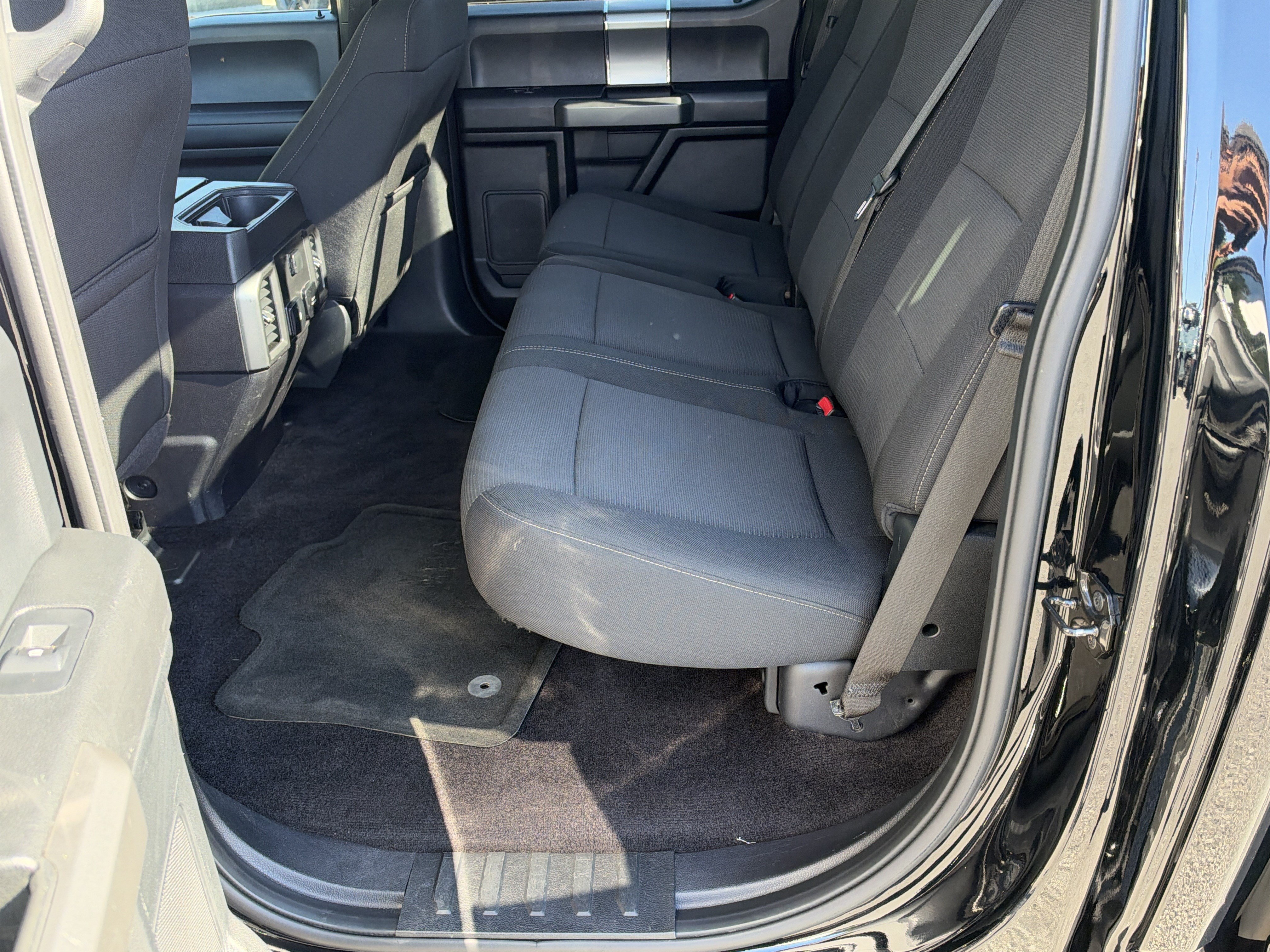 Used 2017 Ford F150 XLT w/ Equipment Group 302A Luxury AWD/4WD image 16