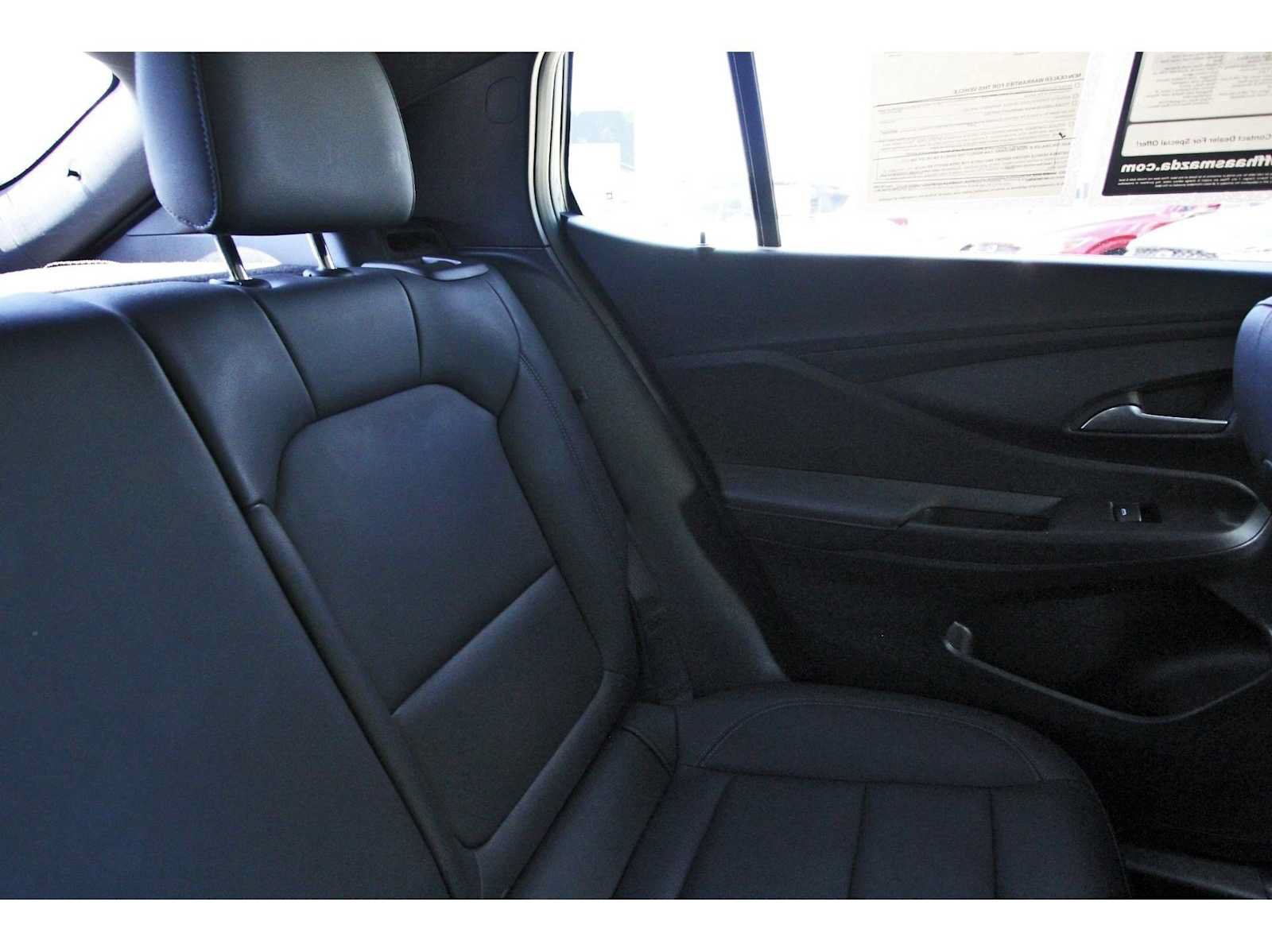 Used 2024 Buick Envista Sport Touring w/ Convenience I Package FWD image 10