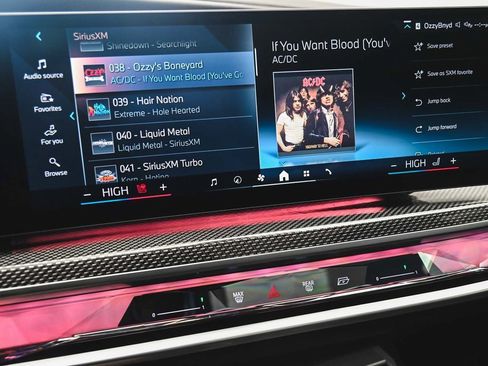 Used 2023 BMW 760i xDrive image 29