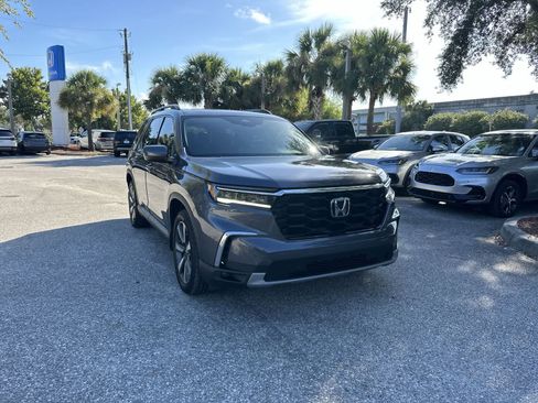 Used 2023 Honda Pilot Touring image 8