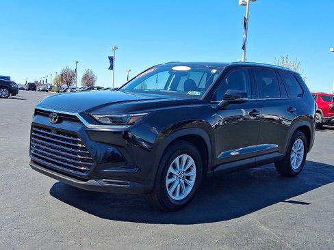 Used 2025 Toyota Grand Highlander AWD image 3
