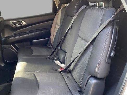Used 2019 Nissan Pathfinder S AWD/4WD image 28