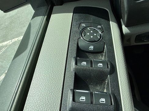 Used 2019 Ford F250 XLT w/ Snow Plow Prep Package AWD/4WD image 15