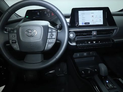 Used 2025 Toyota Prius LE AWD/4WD image 28