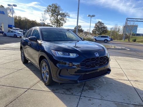 New 2026 Honda HR-V LX image 2