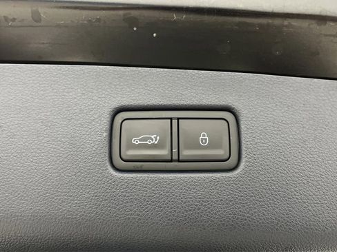 Used 2025 Genesis GV70 3.5T Sport w/ Sport Advanced Package image 17