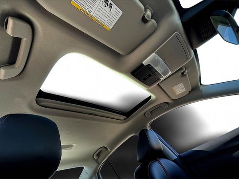 Used 2024 Nissan Sentra SR w/ SR Premium Package image 22