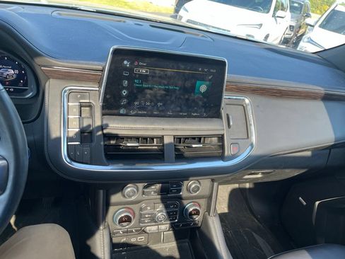 Used 2023 Chevrolet Tahoe Z71 w/ Luxury Package AWD/4WD image 8