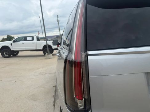 Used 2016 Cadillac Escalade Platinum AWD/4WD image 76