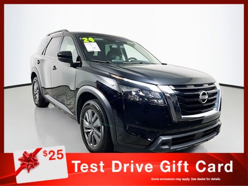 Used 2024 Nissan Pathfinder SV FWD image 1