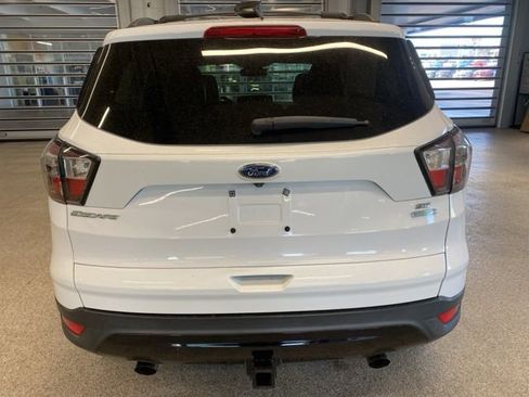 Used 2018 Ford Escape SE w/ SE Sport Appearance Package FWD image 6