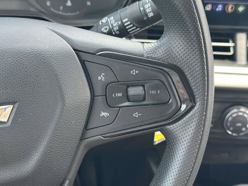 Certified 2024 Chevrolet Trax LS w/ LS Convenience Package FWD image 21