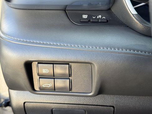 Used 2021 Toyota Highlander XSE FWD image 17