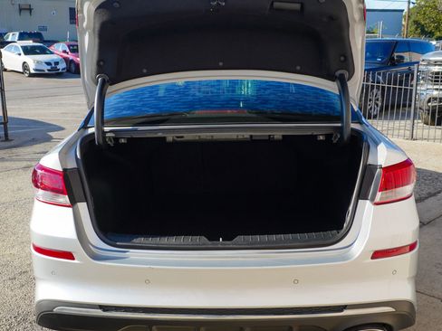 Used 2019 Kia Optima LX image 14