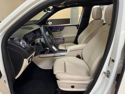 Used 2025 Mercedes-Benz GLB 250 image 8