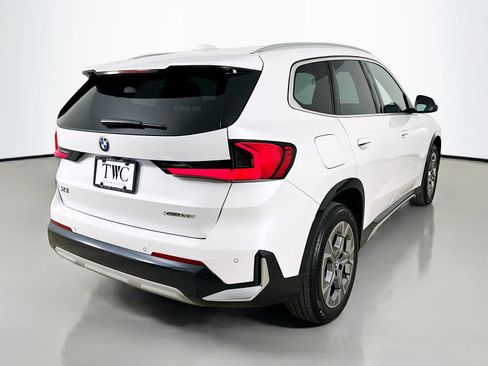 Used 2025 BMW X1 xDrive28i AWD/4WD image 5