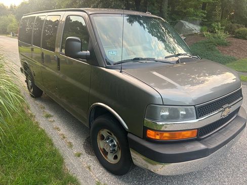 Used 2012 Chevrolet Express 2500 LT w/ LT Preferred Equipment Group RWD image 3