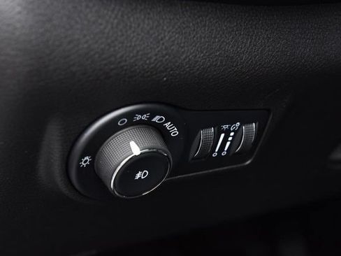 Used 2025 Jeep Compass Limited AWD/4WD image 11