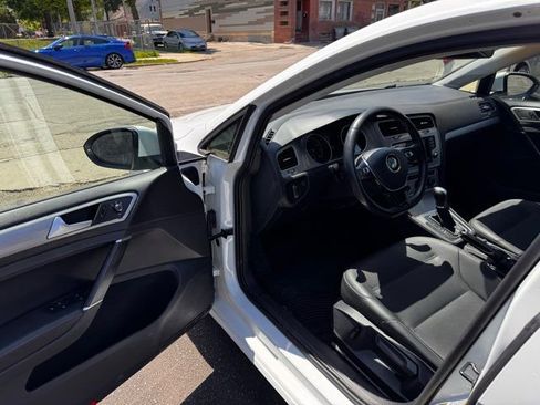Used 2015 Volkswagen Golf S FWD image 8