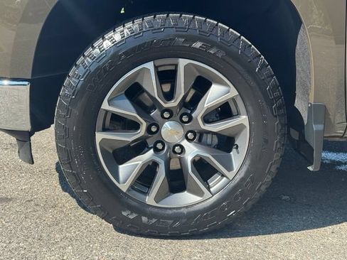 Certified 2023 Chevrolet Silverado 1500 LT AWD/4WD image 9