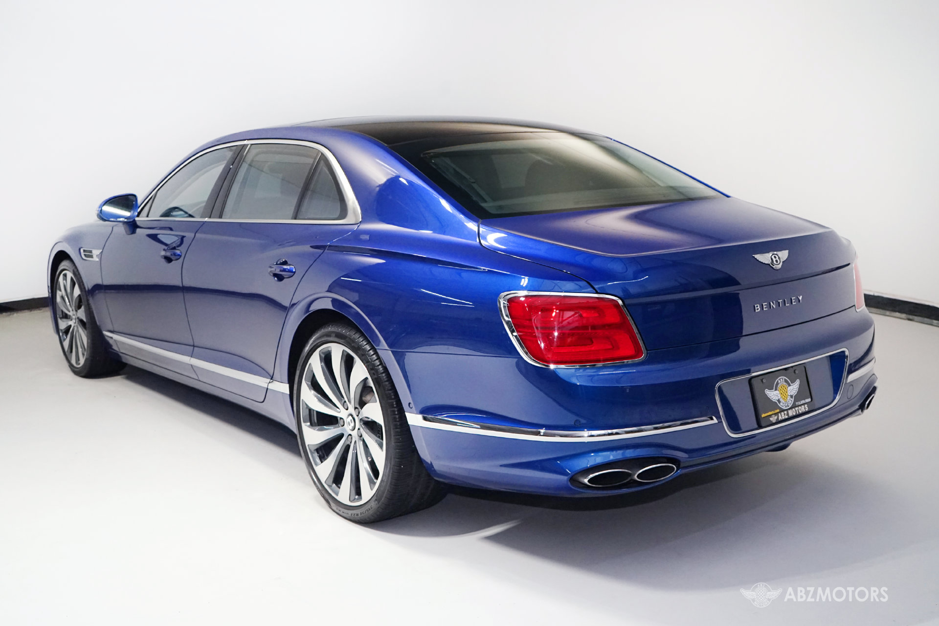Used 2022 Bentley Flying Spur V8 AWD/4WD image 6