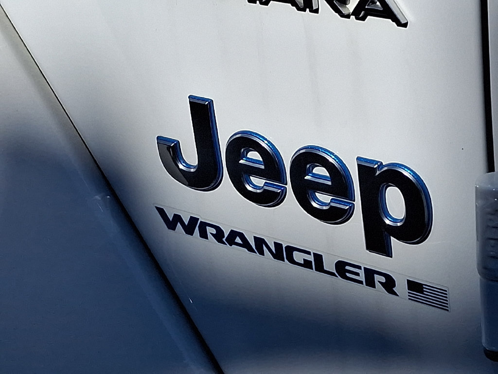 Used 2023 Jeep Wrangler Unlimited Sahara w/ Cold Weather Group AWD/4WD image 5