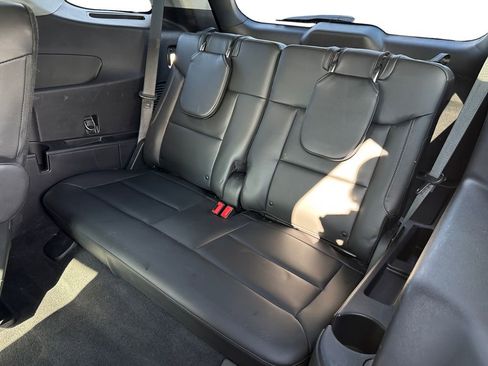 Used 2022 Ford Explorer XLT w/ Equipment Group 202A image 11