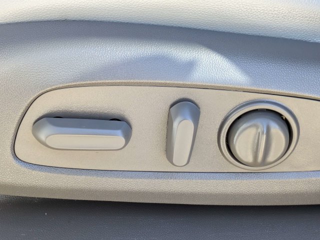 Used 2019 Chevrolet Traverse Premier w/ Driver Confidence II Package FWD image 22