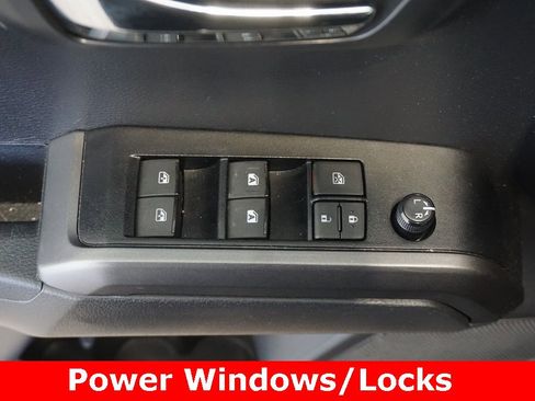 Used 2023 Toyota Tacoma TRD Sport image 5