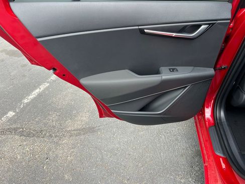 Certified 2025 Kia Niro EX FWD image 21