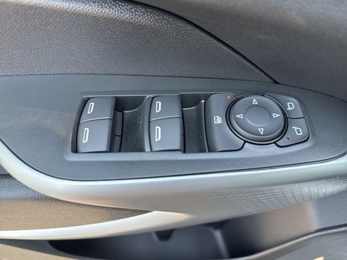 New 2026 Chevrolet Trax LS w/ LS Convenience Package FWD image 26