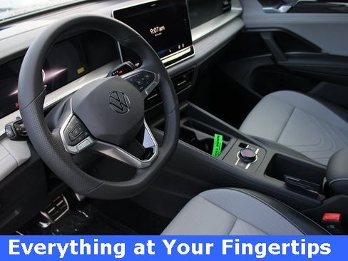 New 2025 Volkswagen Tiguan SE R-Line image 2